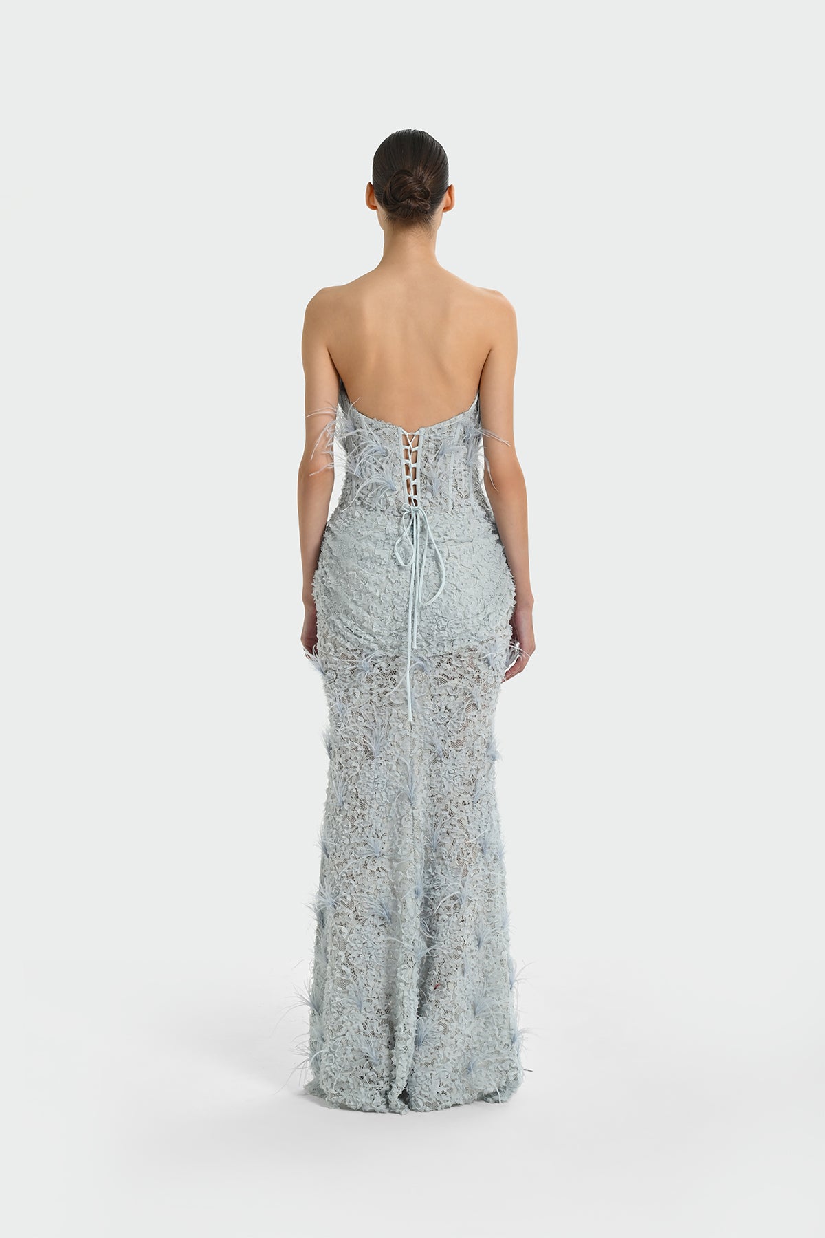 Korsajlı Tüy Detaylı Straplez Uzun Abiye Elbise