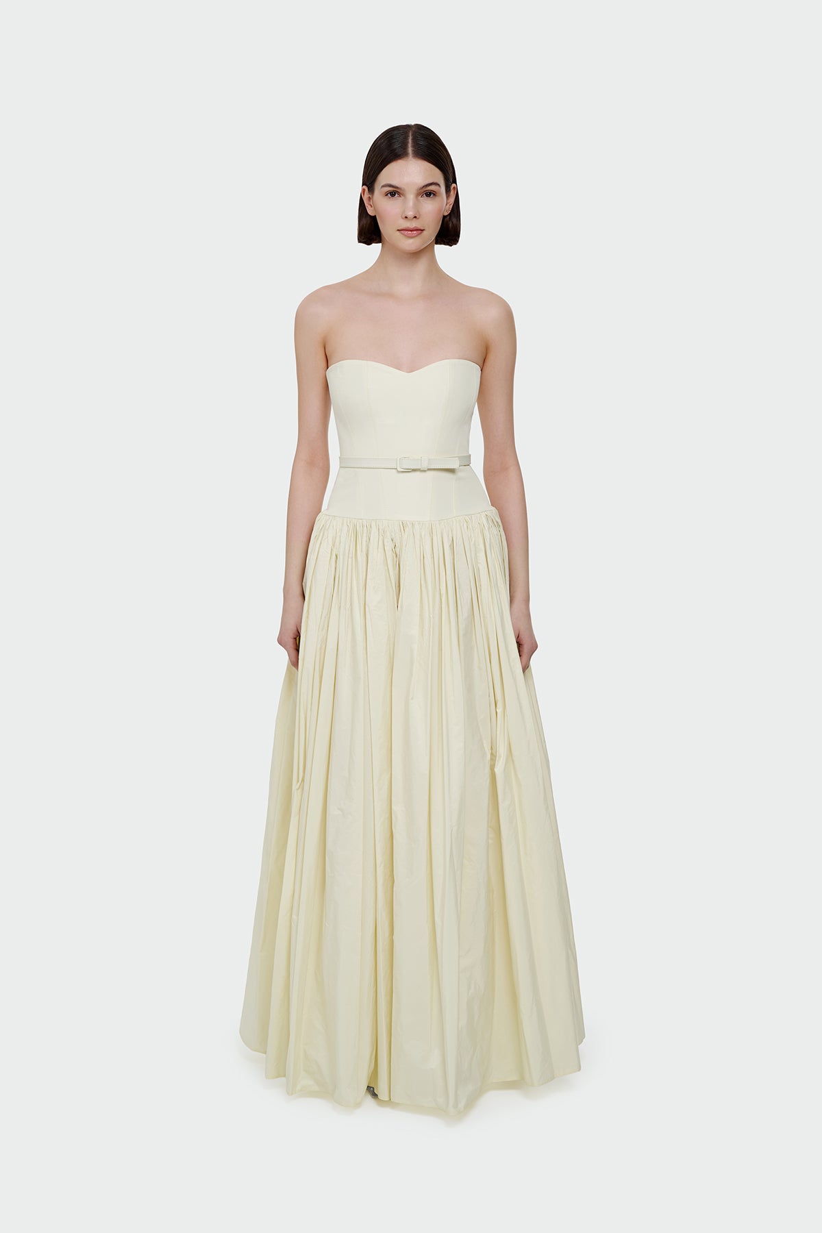 Beli Kemerli Straplez Abiye Elbise