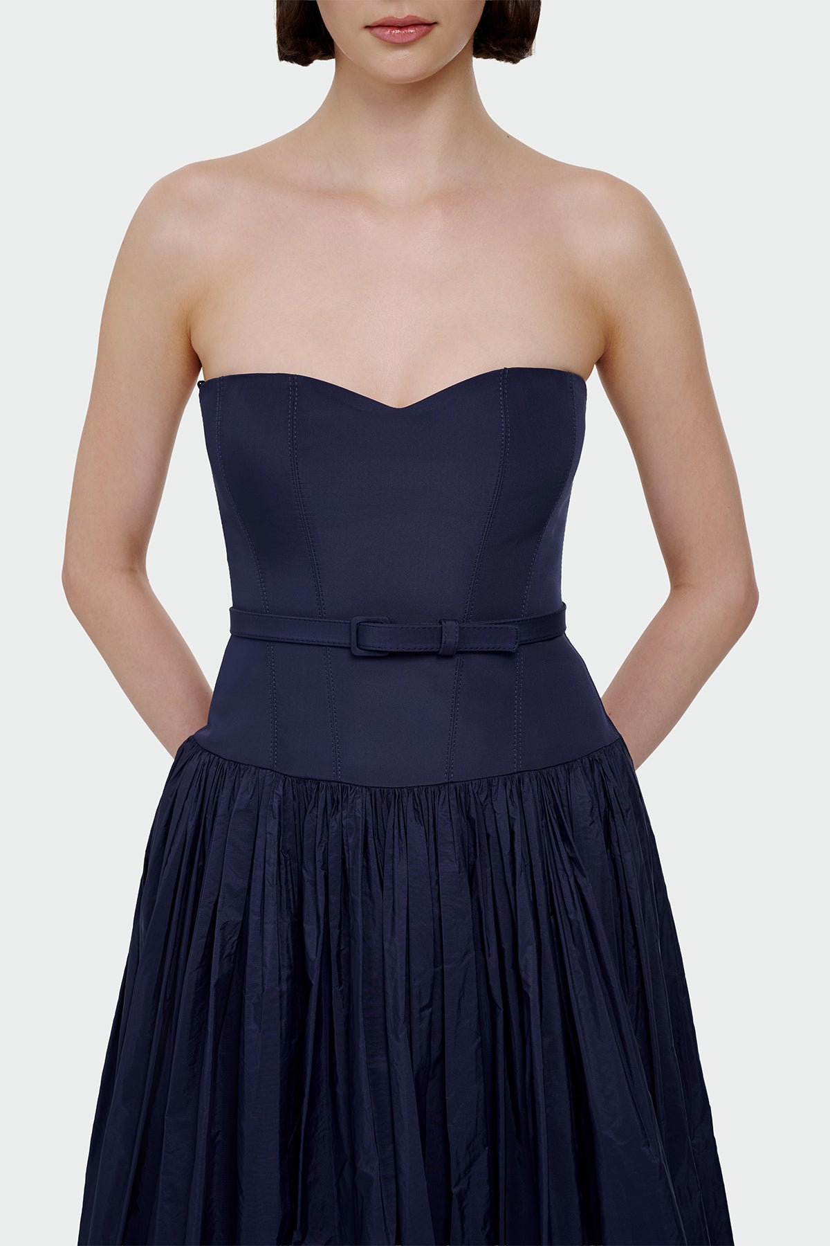 Beli Kemerli Straplez Abiye Elbise