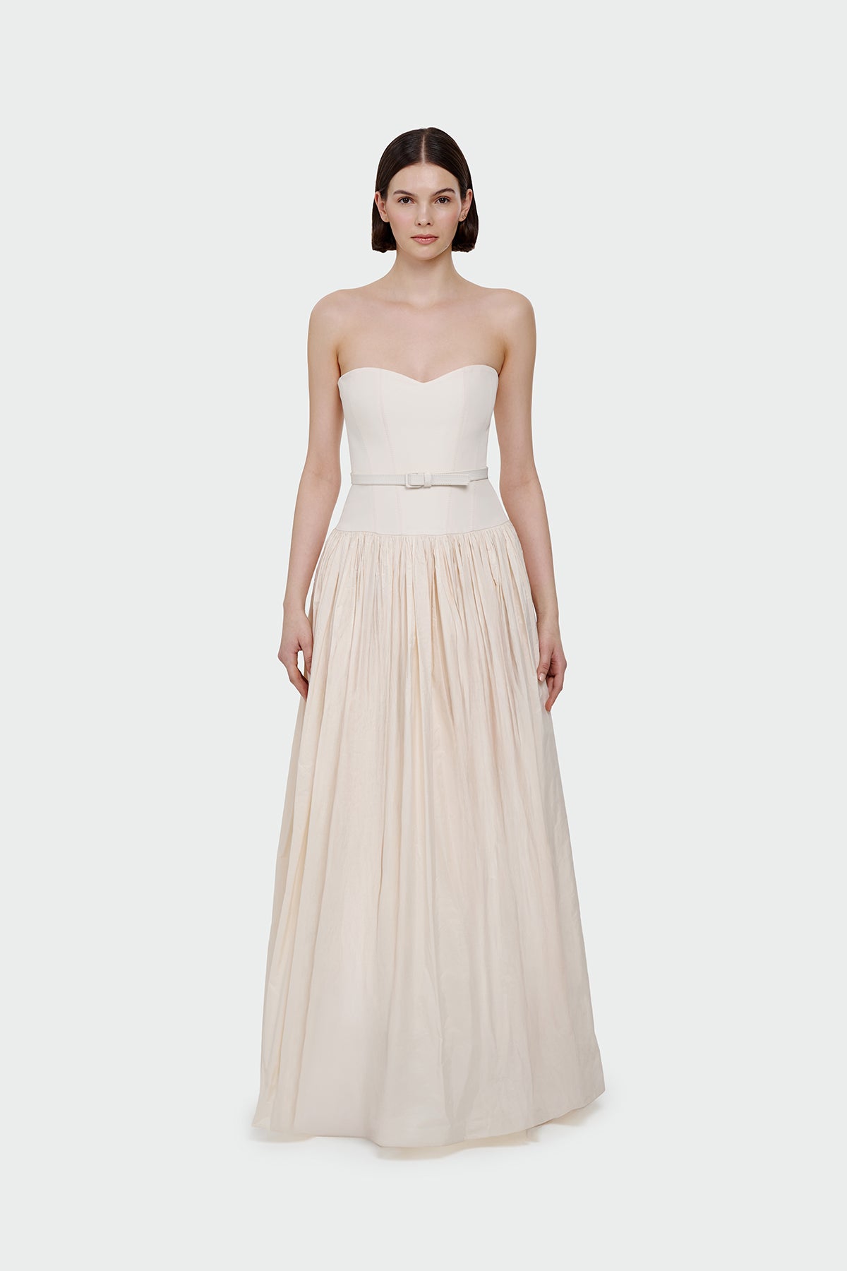 Beli Kemerli Straplez Abiye Elbise