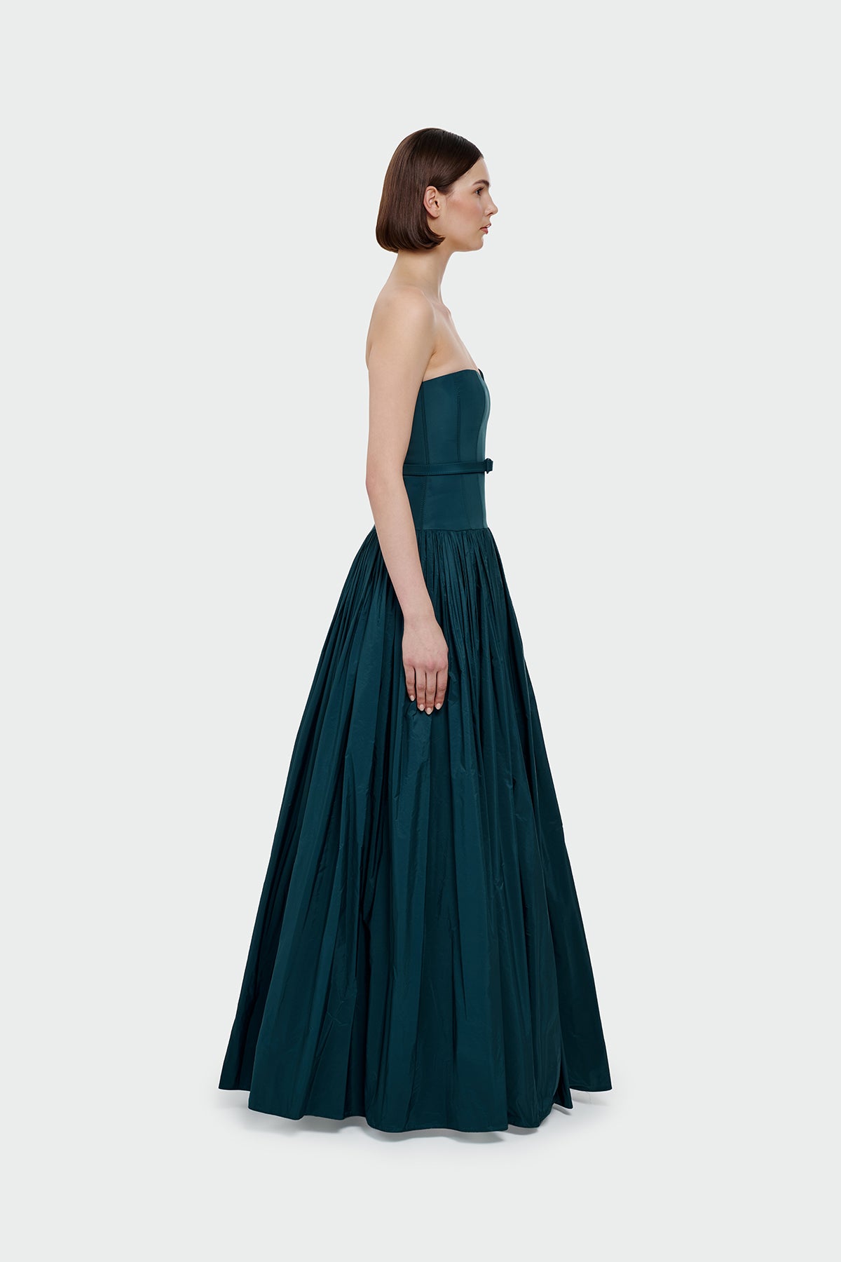 Beli Kemerli Straplez Abiye Elbise