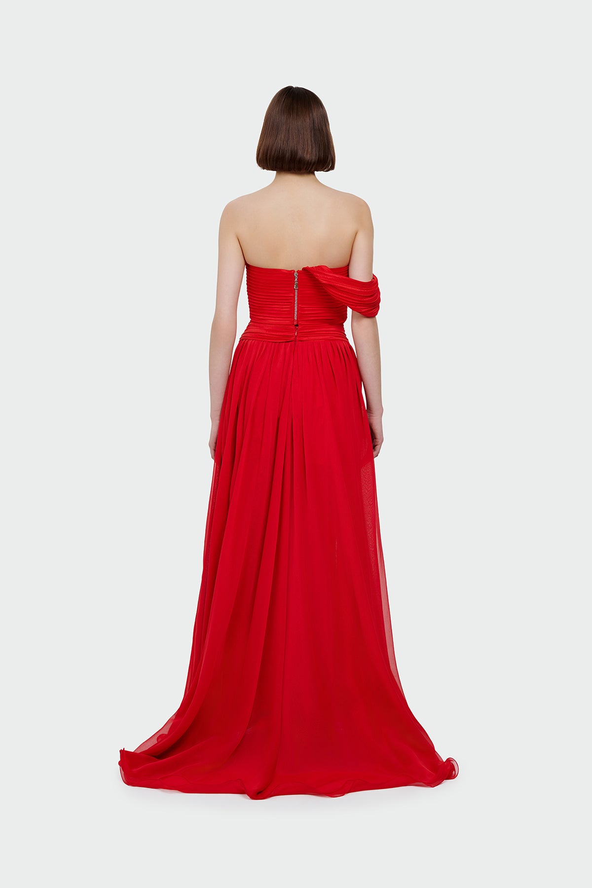 طقم تنورة قصيرة بتفاصيل شق منسدلة