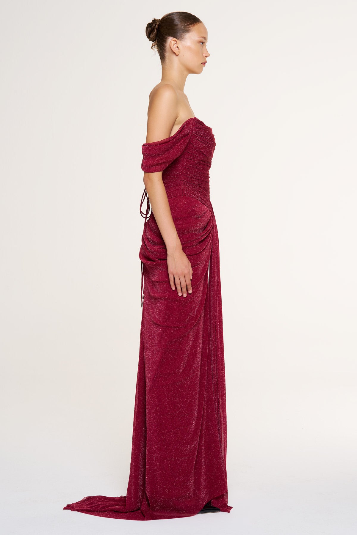 Düşük Omuz Ön Drape Detaylı Abiye Elbise