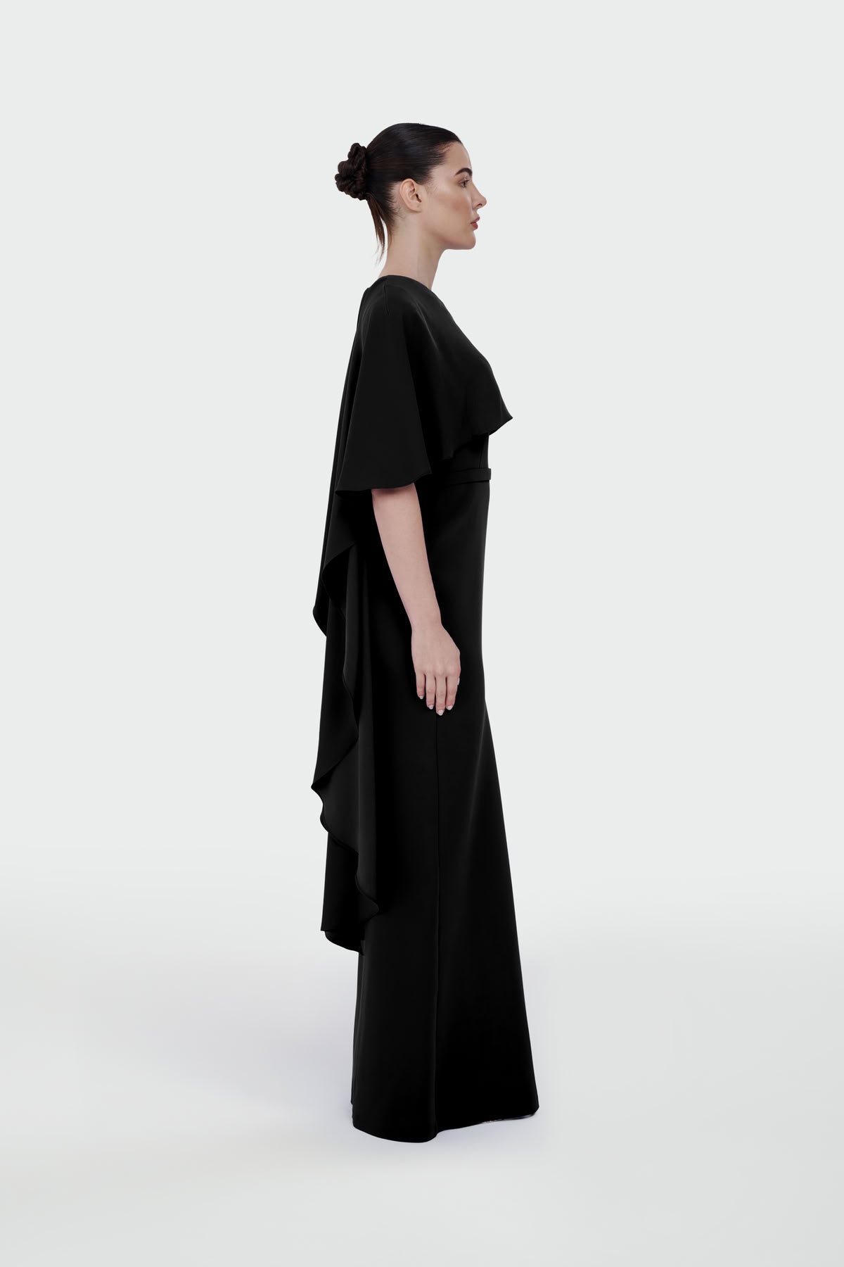 Pelerin Detaylı Uzun Abiye Elbise