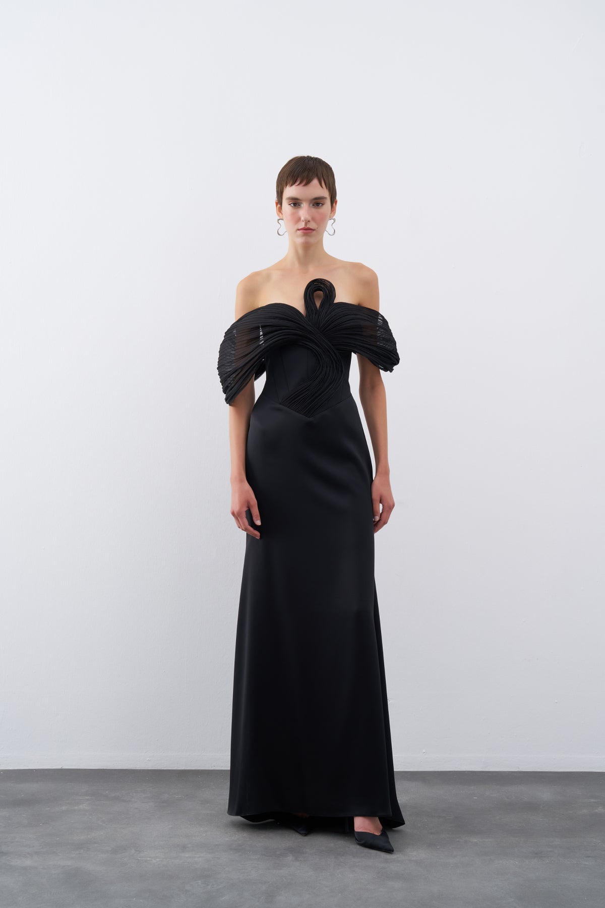 Black Strapless Off Shoulder Organza Detailed Long Evening Dress