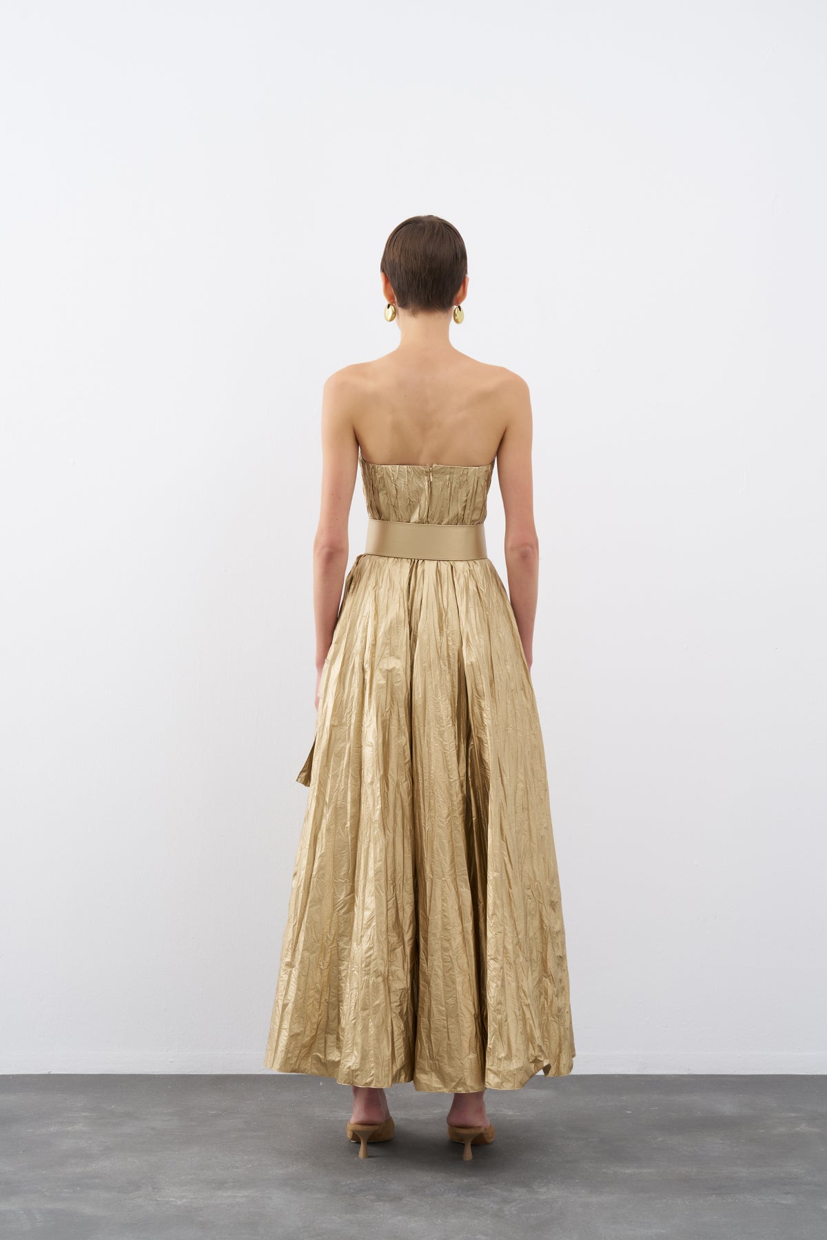 Gold Shiny Crinkle Strapless Pocket Detailed Long Evening Dress