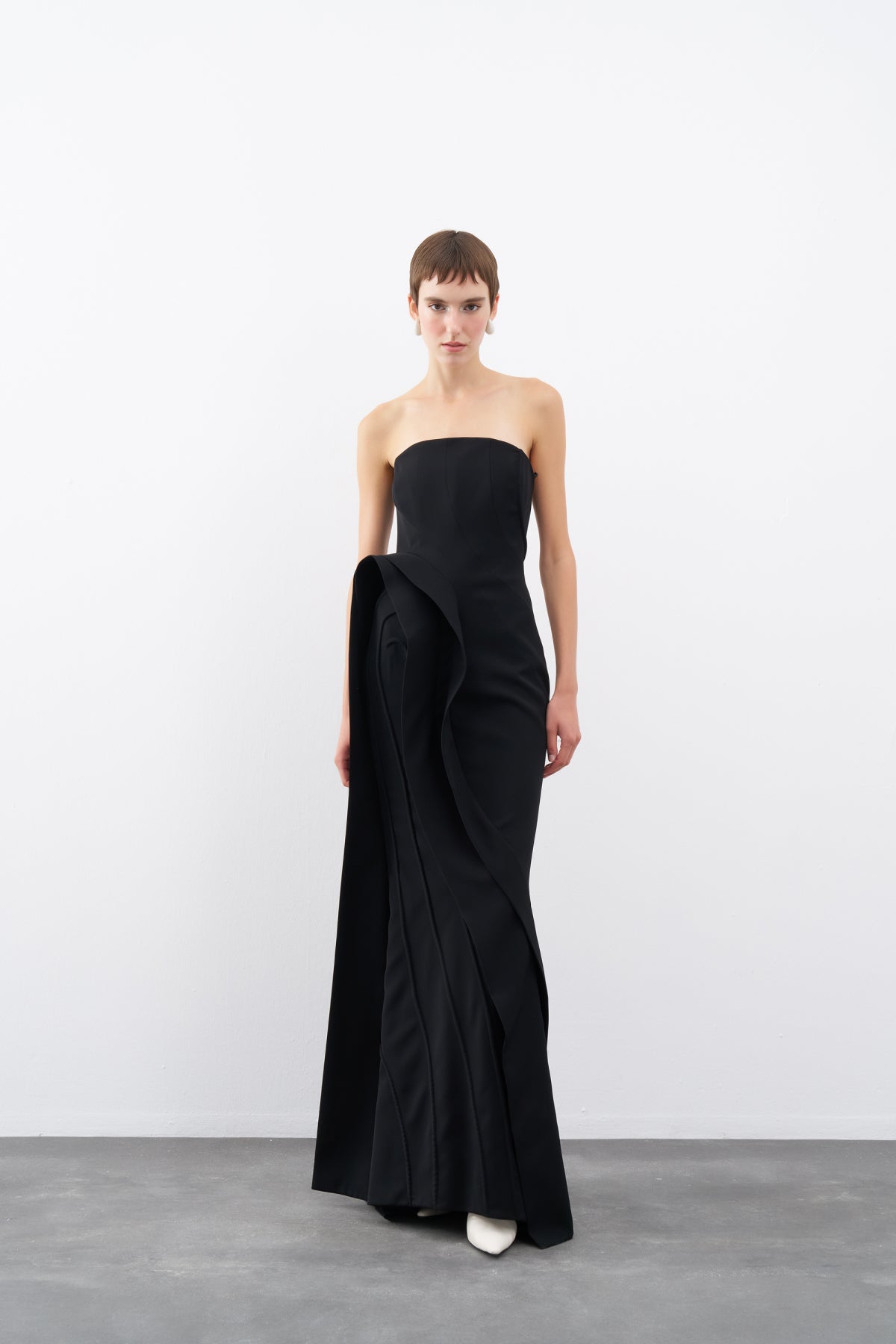 Black Strapless Flounce Detailed Long Evening Dress