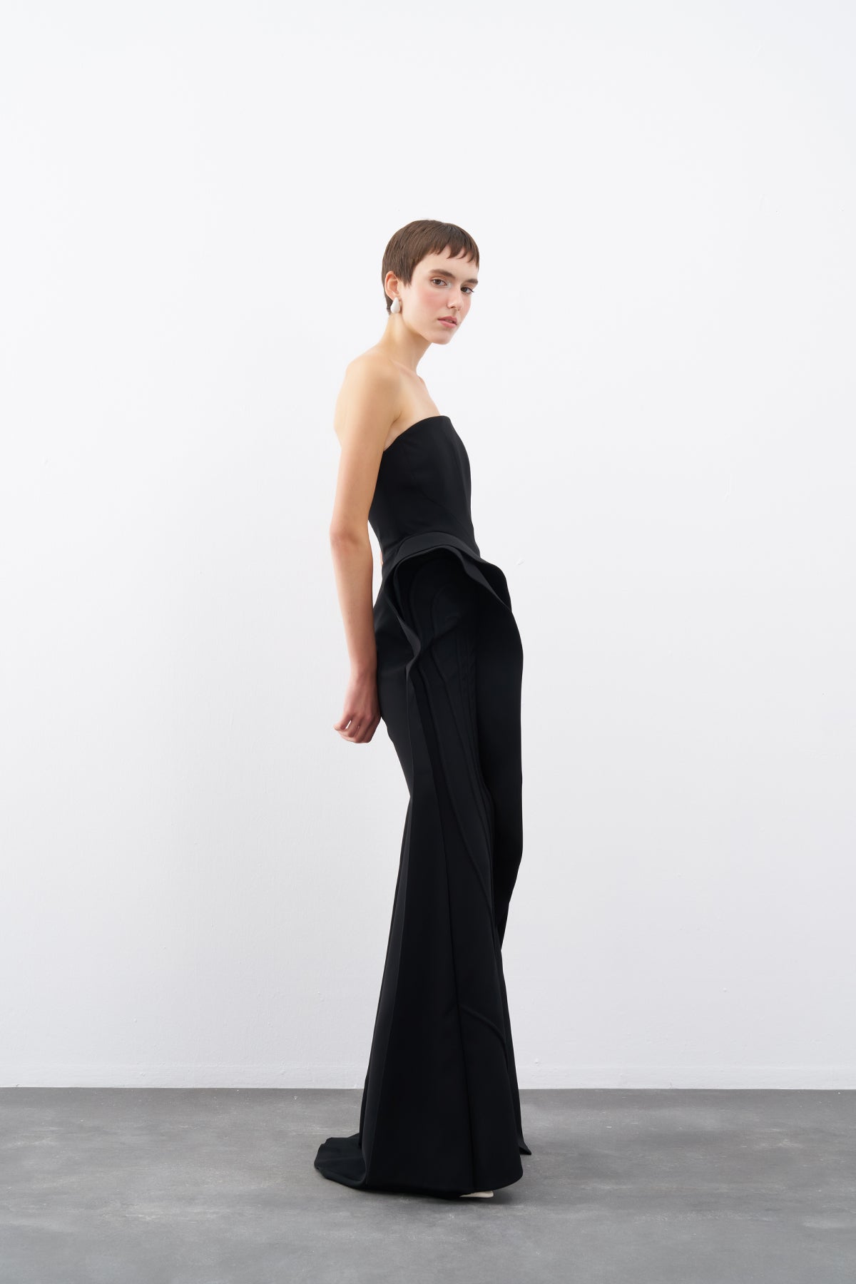 Black Strapless Flounce Detailed Long Evening Dress