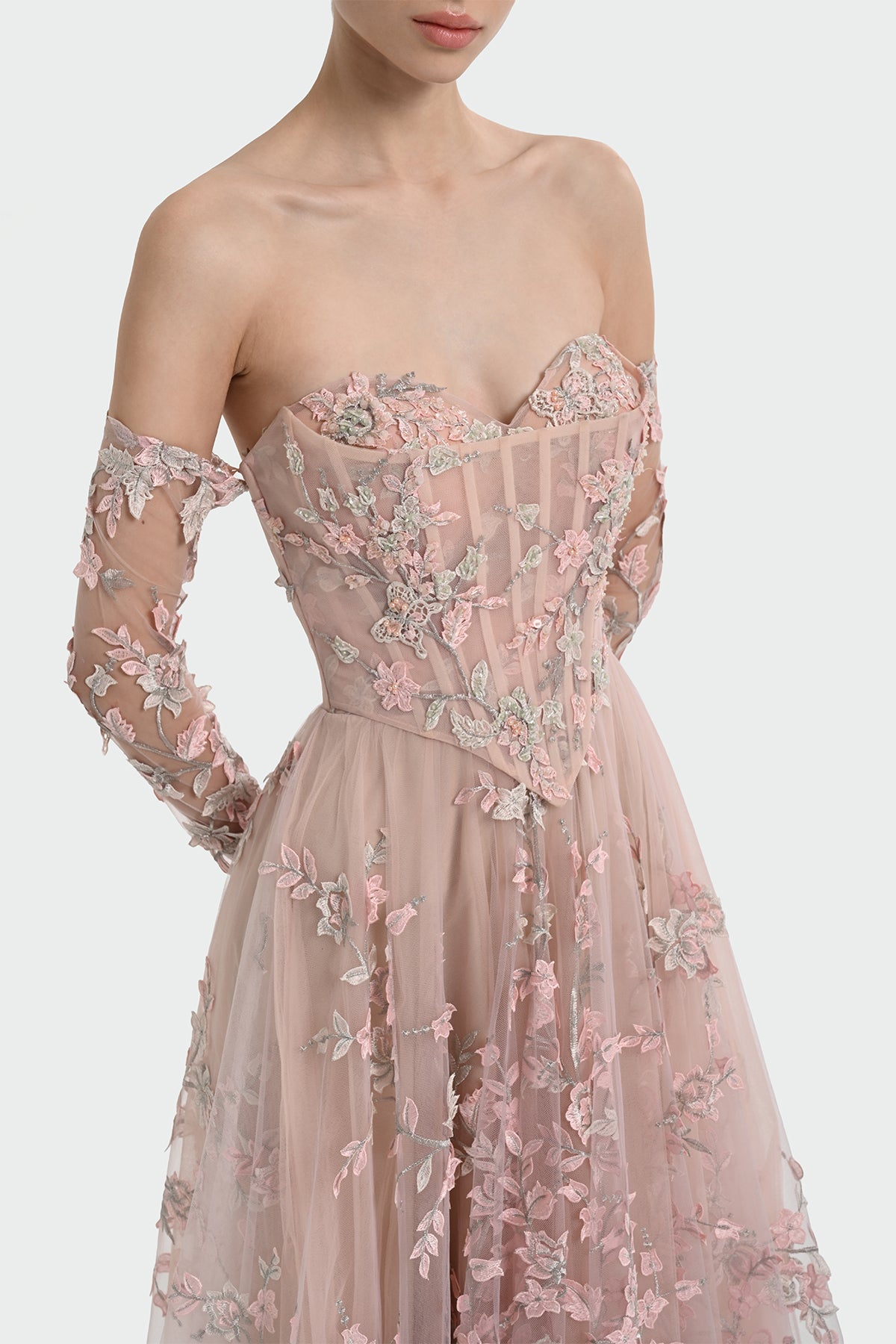 فستان سهرة ثلاثي الأبعاد مزين بالزهور مع قفازات