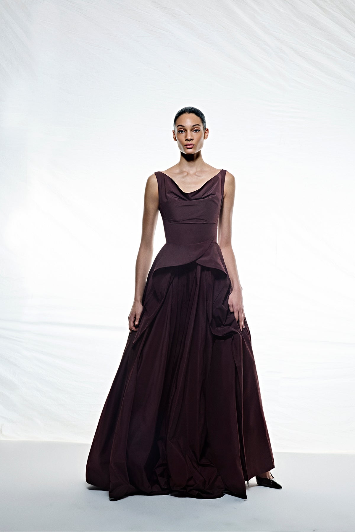 Asimetrik Bel Detaylı Abiye Elbise