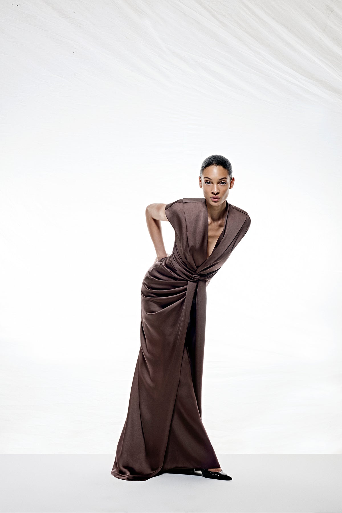 V Yaka Drapeli Bel Detaylı Kısa Kollu Abiye Elbise