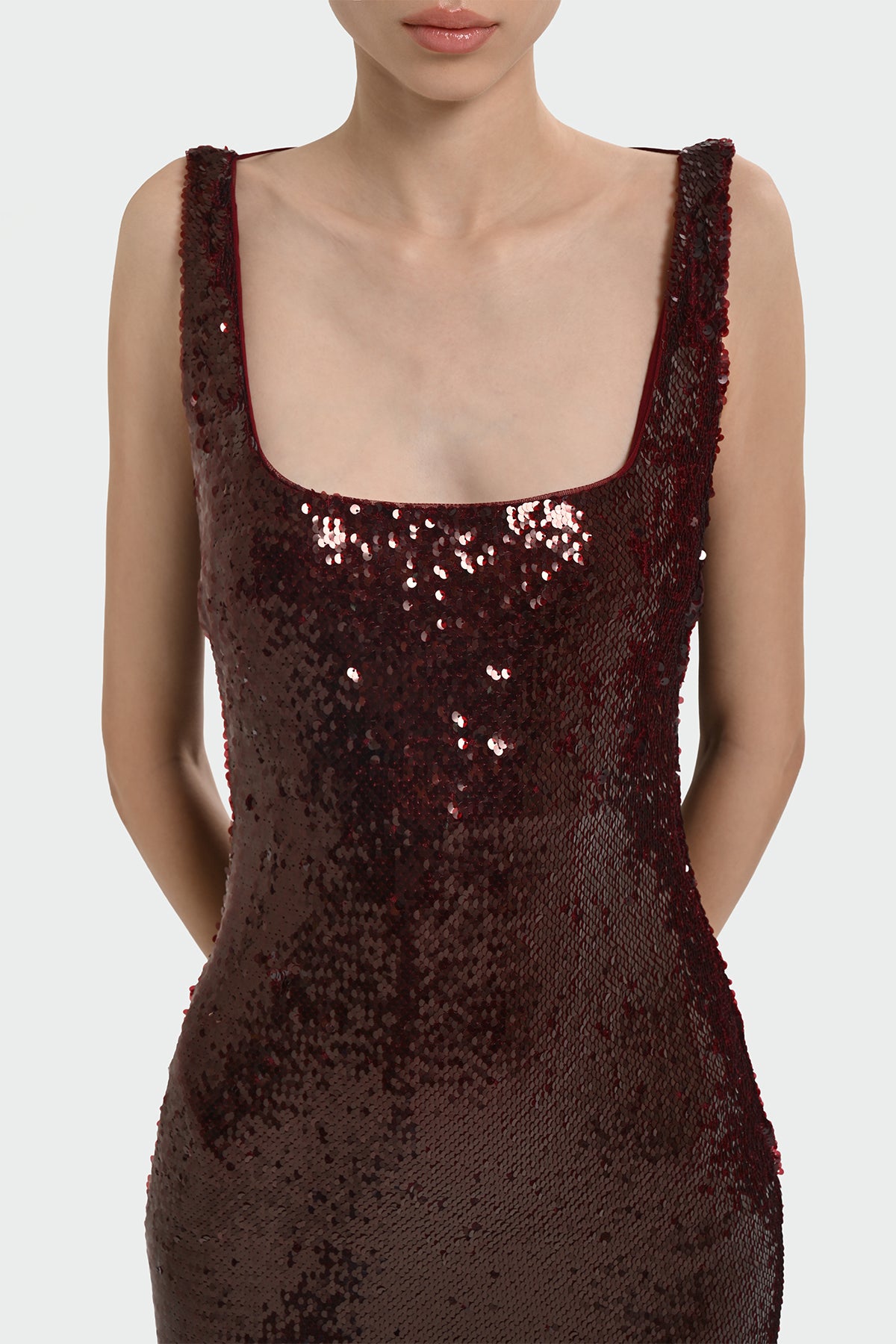 Pul Payet İşlemeli Askılı Abiye Elbise