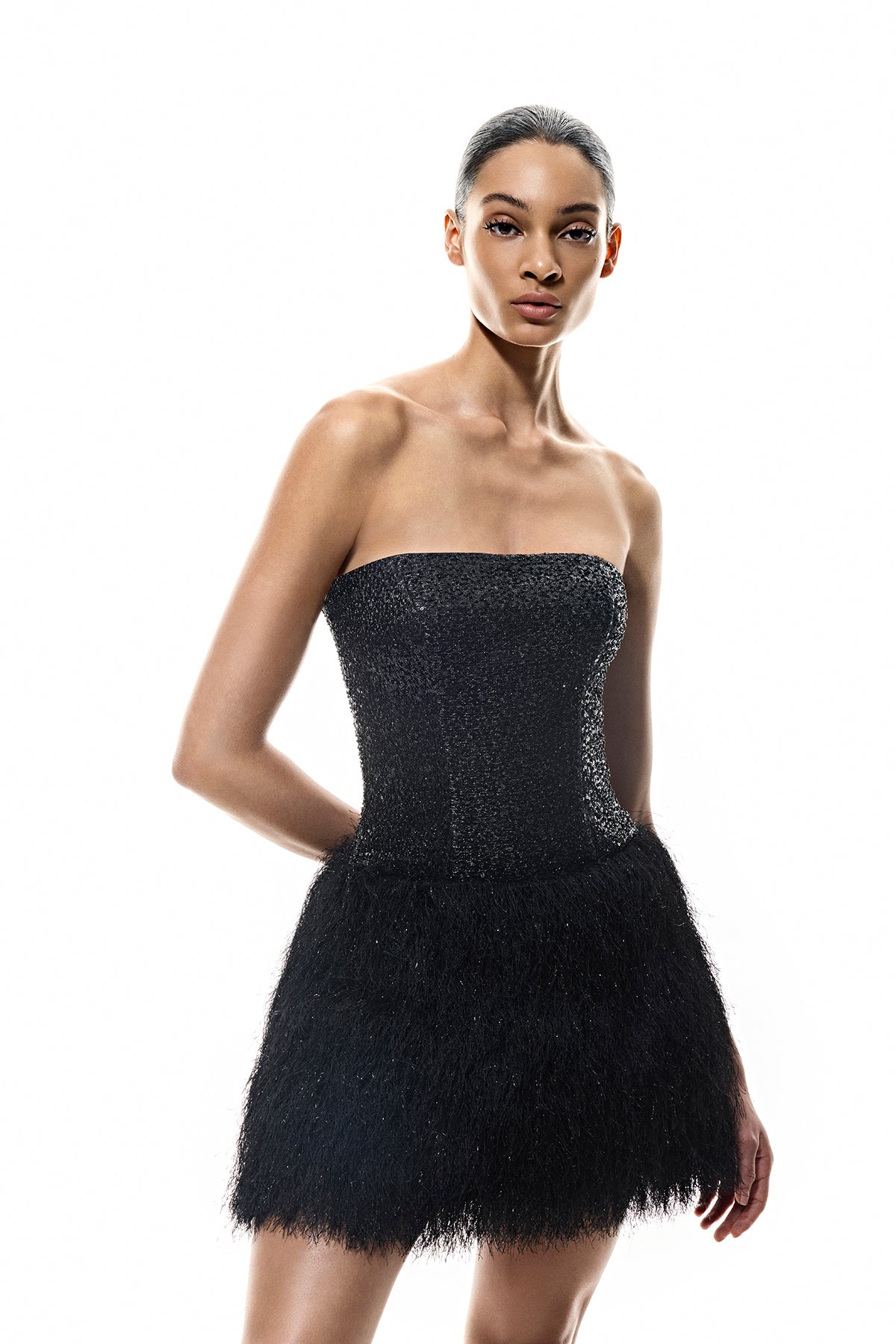Straplez Payetli Üst Tüy Detaylı Mini Abiye Elbise