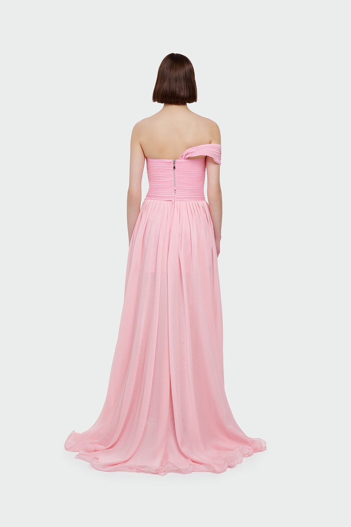 طقم تنورة قصيرة بتفاصيل شق منسدلة