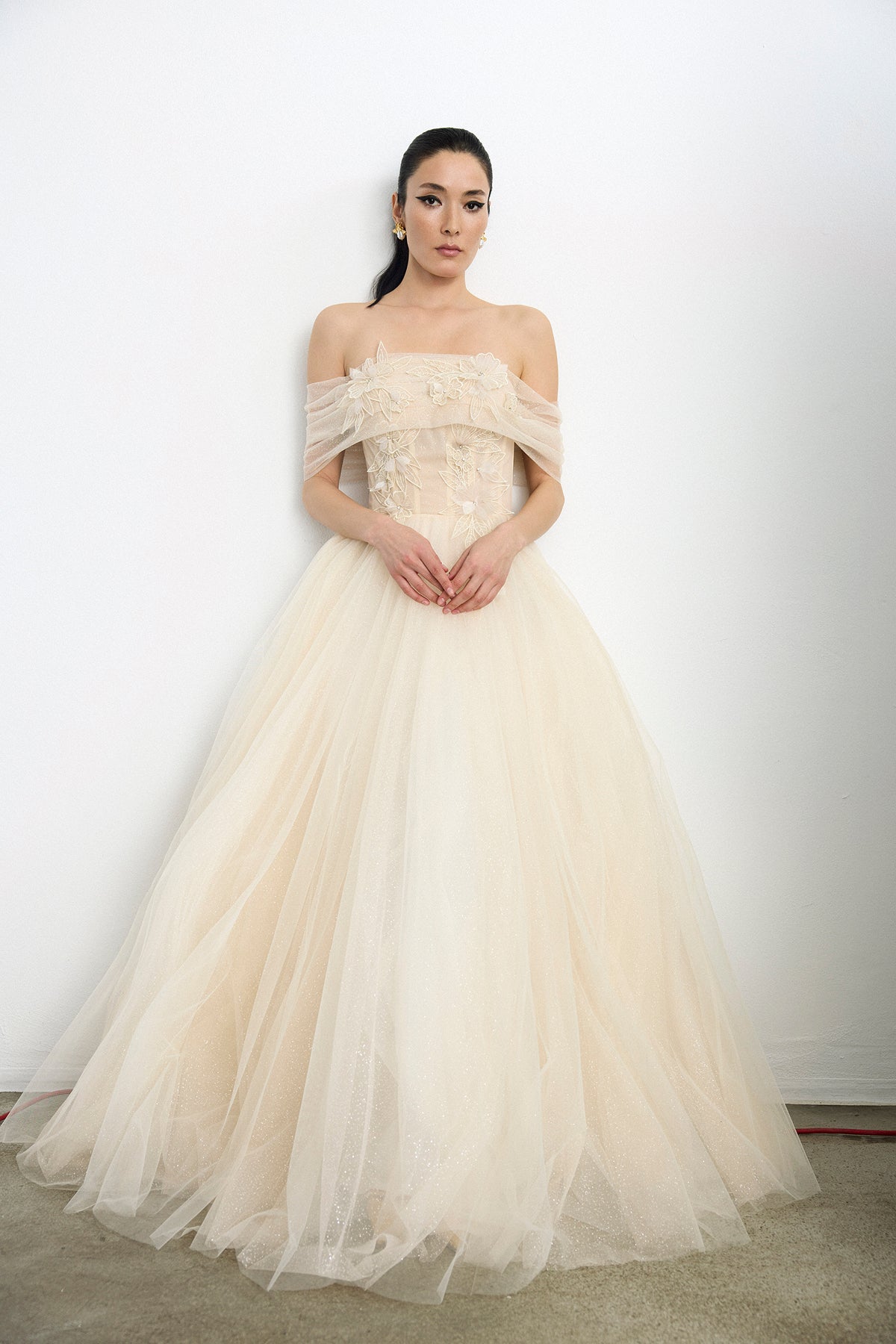 Çiçek Aplikeli Simli Tül Etek Detaylı Uzun Abiye Elbise