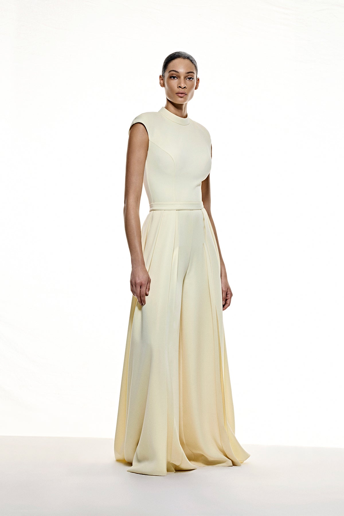 Dik Yaka Kemerli Pileli Bol Paça Tulum