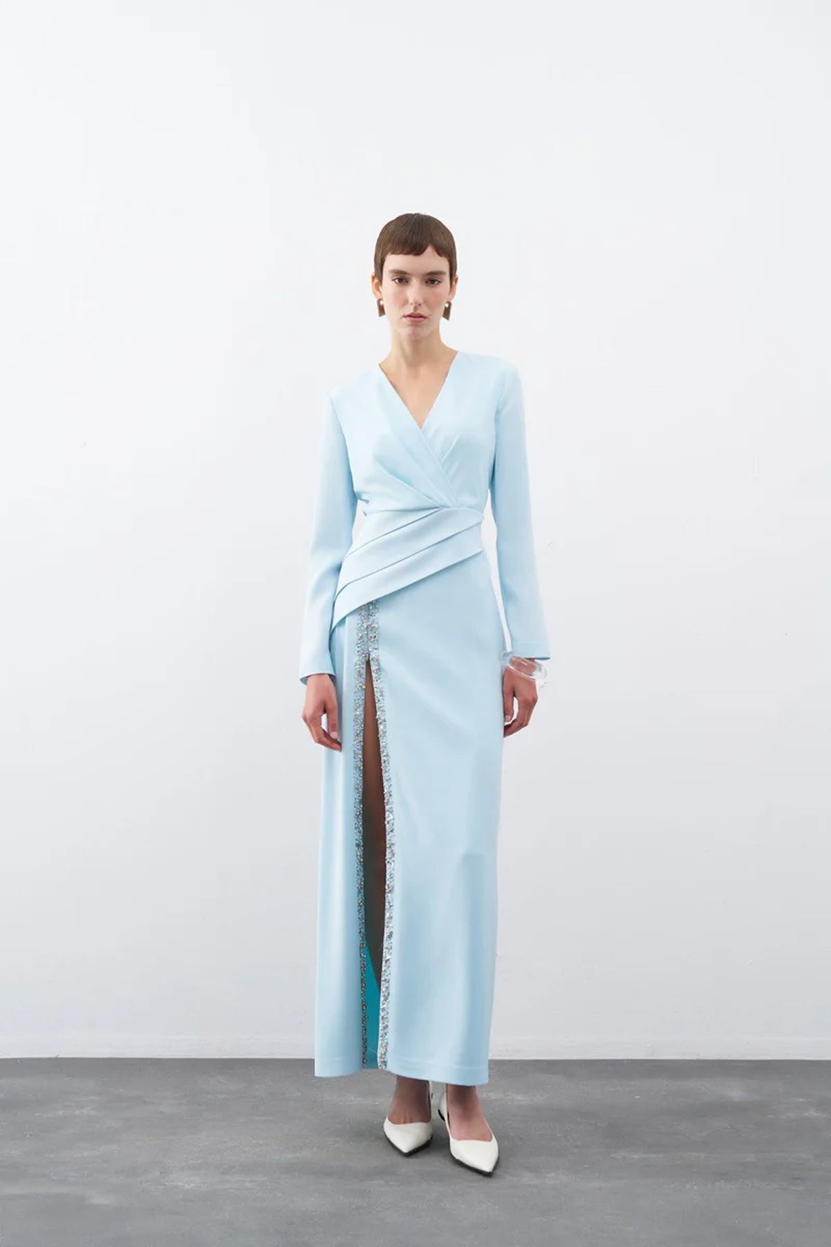 Drape ve İşleme Detaylı Yırtmaçlı Uzun Abiye Elbise - Cercis