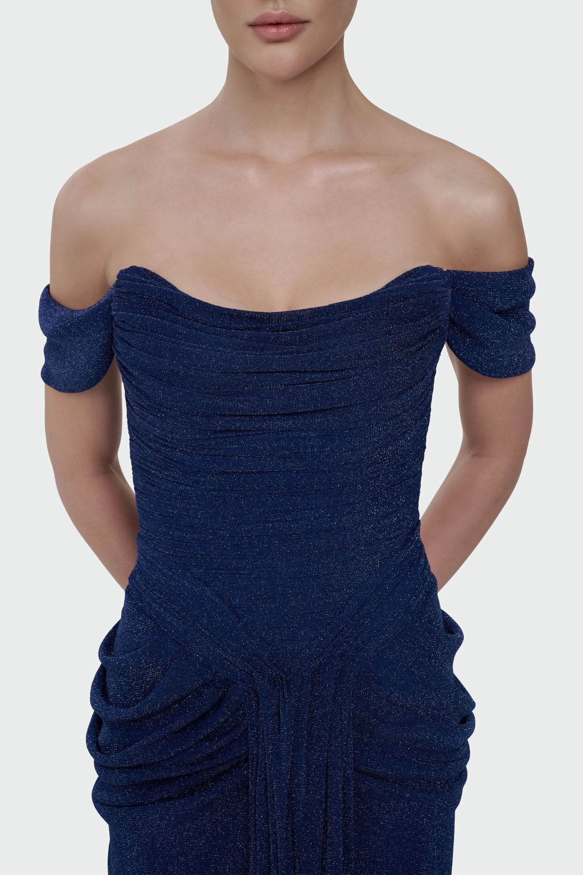 Düşük Omuz Ön Drape Detaylı Abiye Elbise