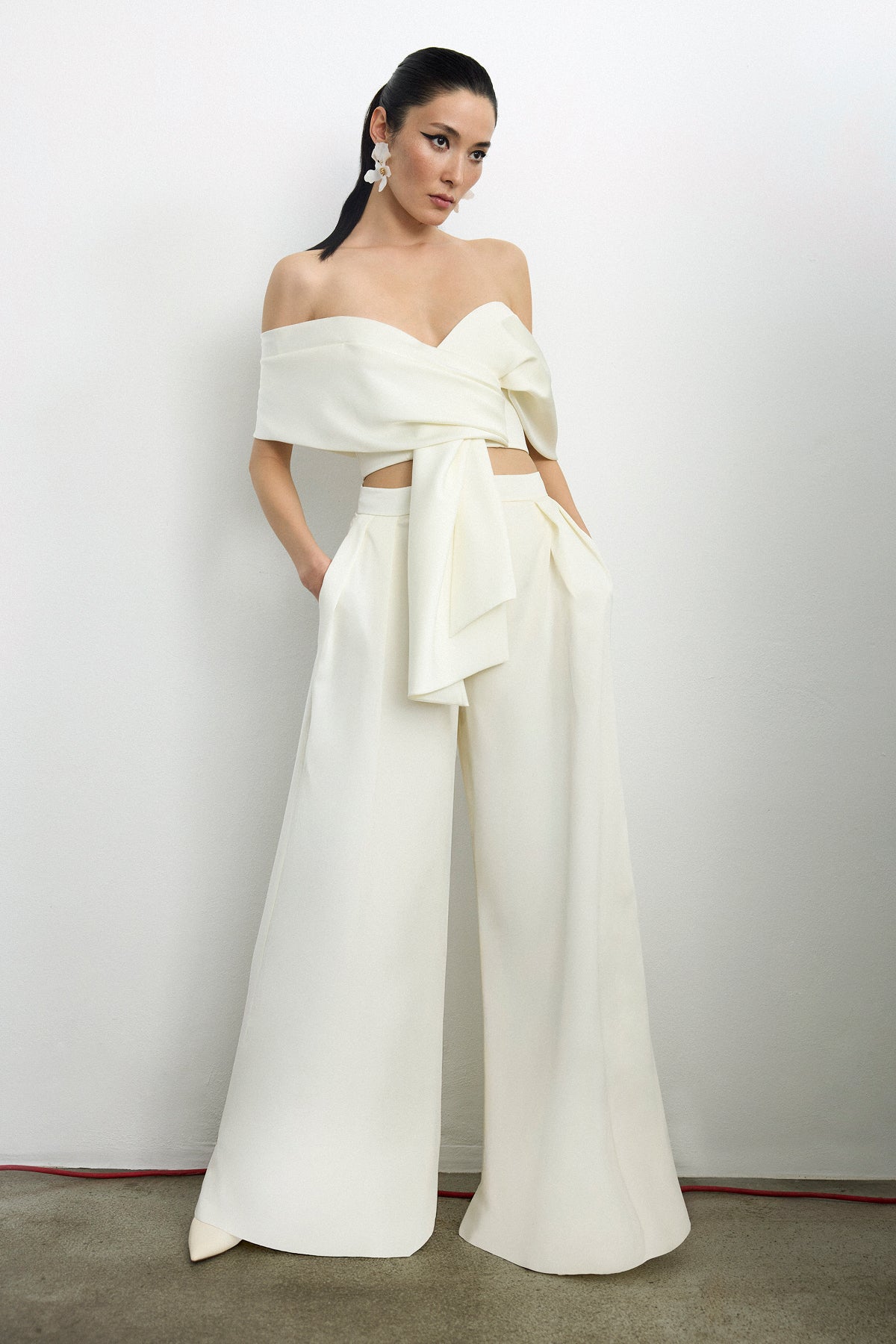 Omuz Açık Bağlamalı Crop Pantolon Takım