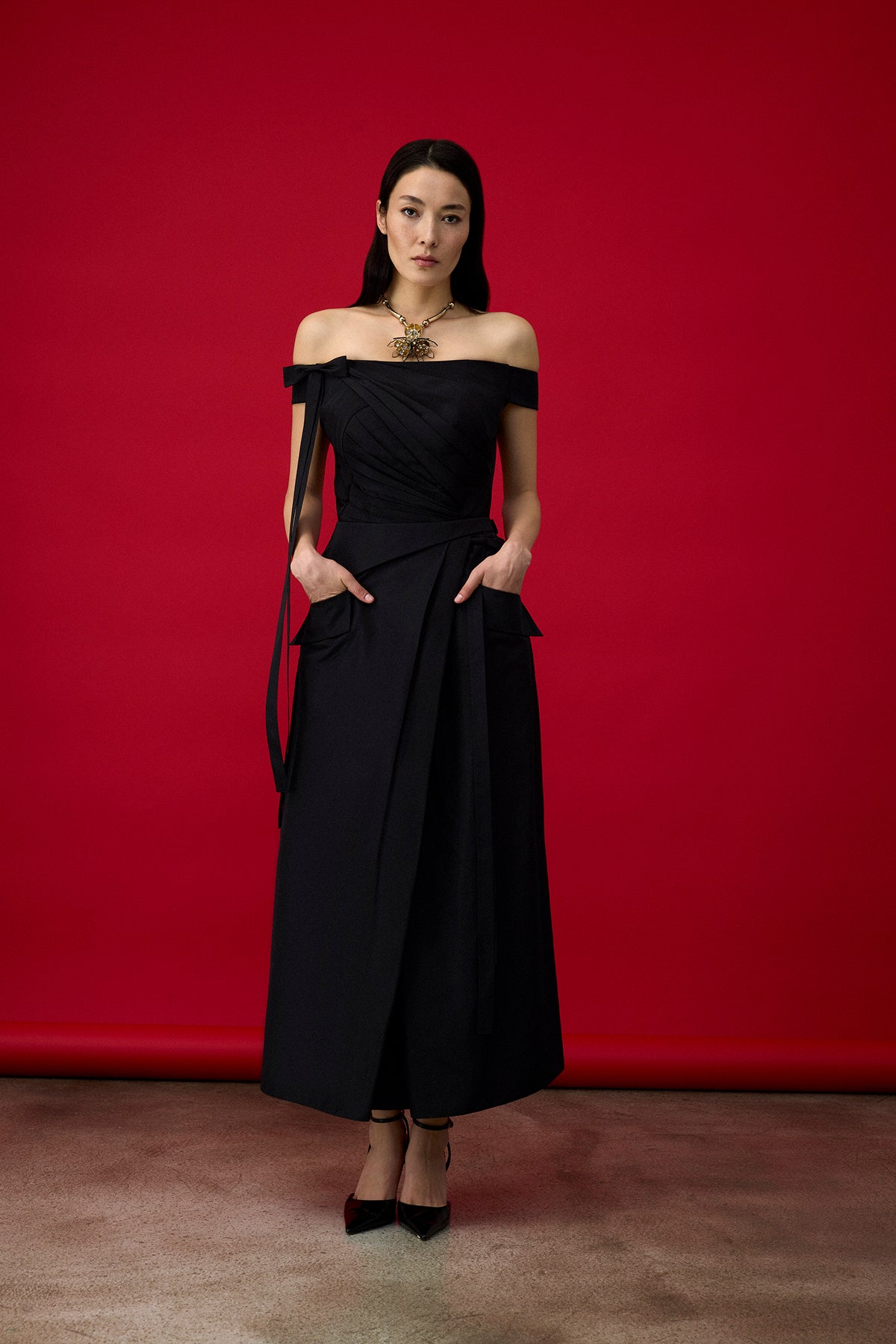 Omuz Dekolteli Drapeli Cepli Midi Abiye Elbise