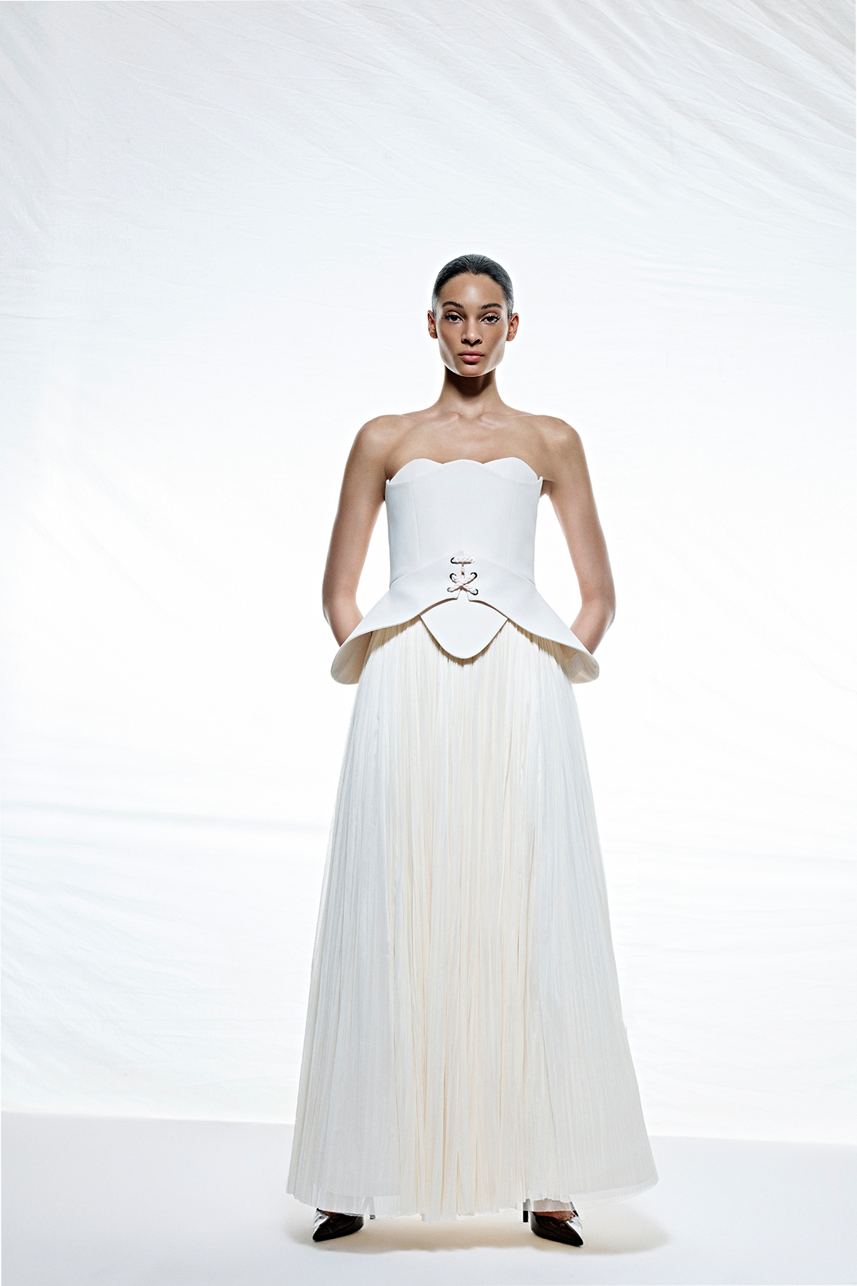 Straplez Peplum Detaylı Piliseli Abiye Takım Elbise