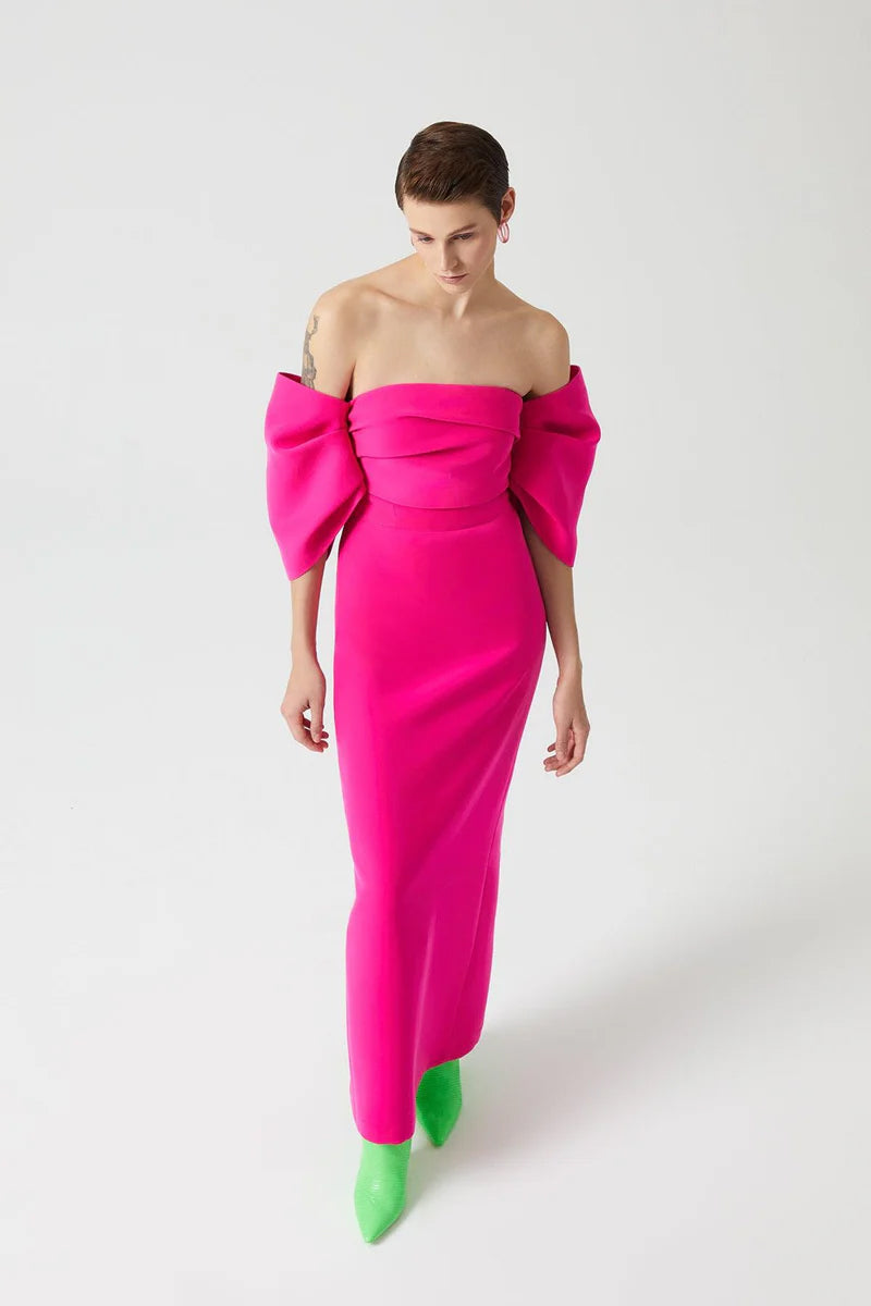 فستان طويل بدون حمالات وأكمام بالونية منخفضة