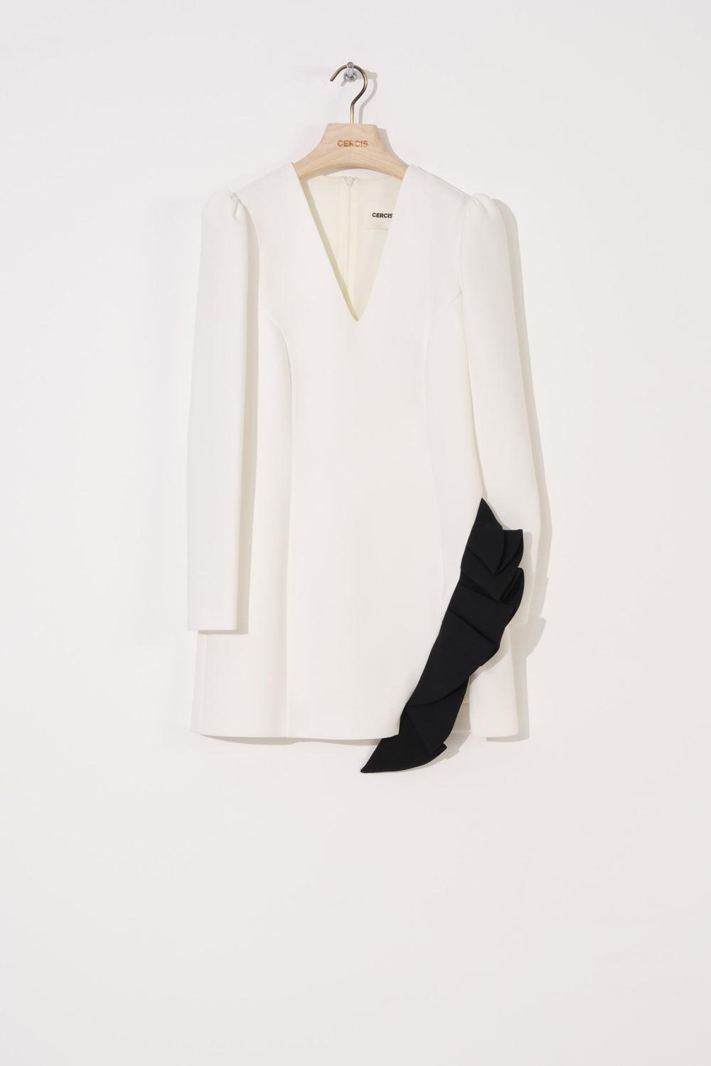 V Yaka Beyaz Fırfır Detaylı Mini Elbise - Cercis